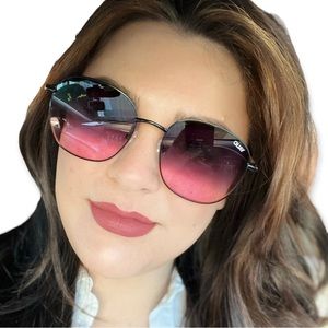 QUAY Jezabell Sunglasses Black Frame Black to Pink Gradient Lenses Round